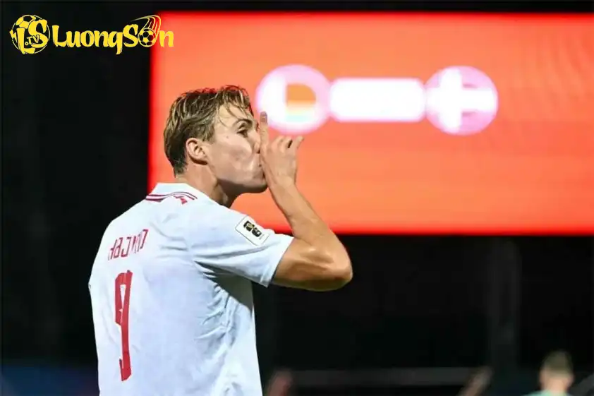 Hojlund đang hồi sinh mạnh mẽ kể từ ngày rời Man United (Ảnh: AFP). Hojlund đang hồi sinh mạnh mẽ kể từ ngày rời Man United
